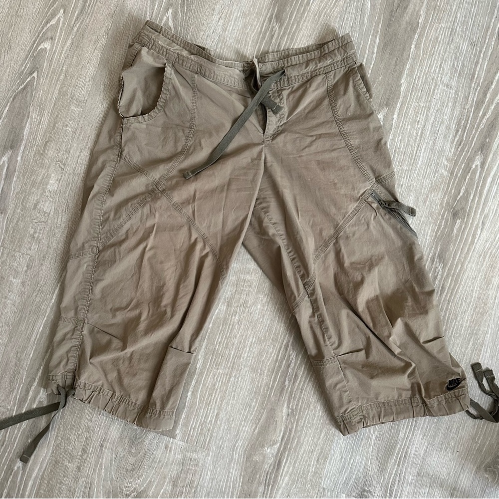 Nike khaki capri